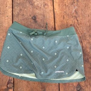Patagonia athletic skirt with built in shorts. Size small.
